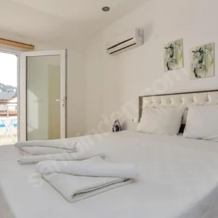 Diamond Apartment *